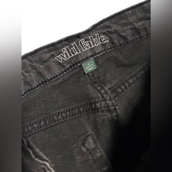 Wild Fable, skinny , distressed, jeans , black,size 0, 28 inch waist , 24 length - Picture 2 of 3